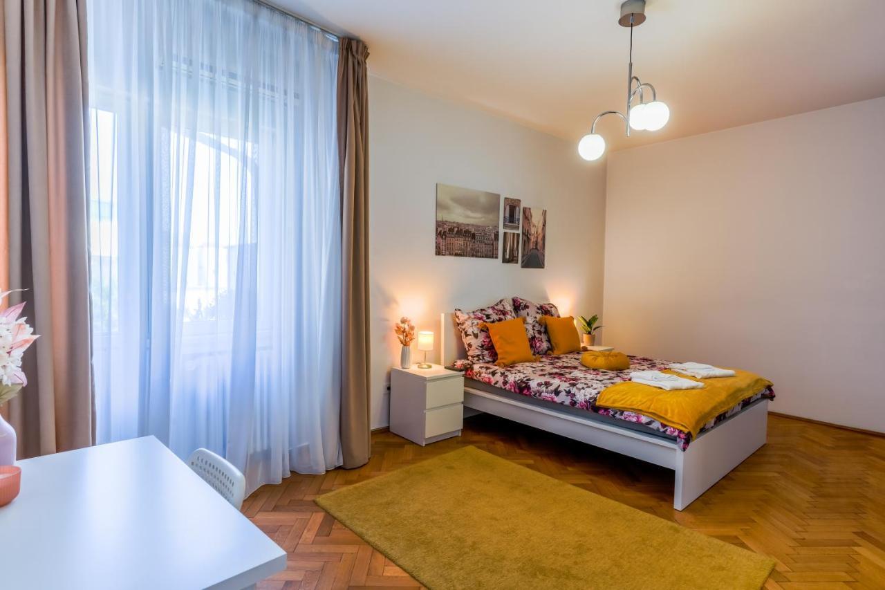 Ultracentral Golden Gatehouse 3 Bdrm 布加勒斯特 外观 照片