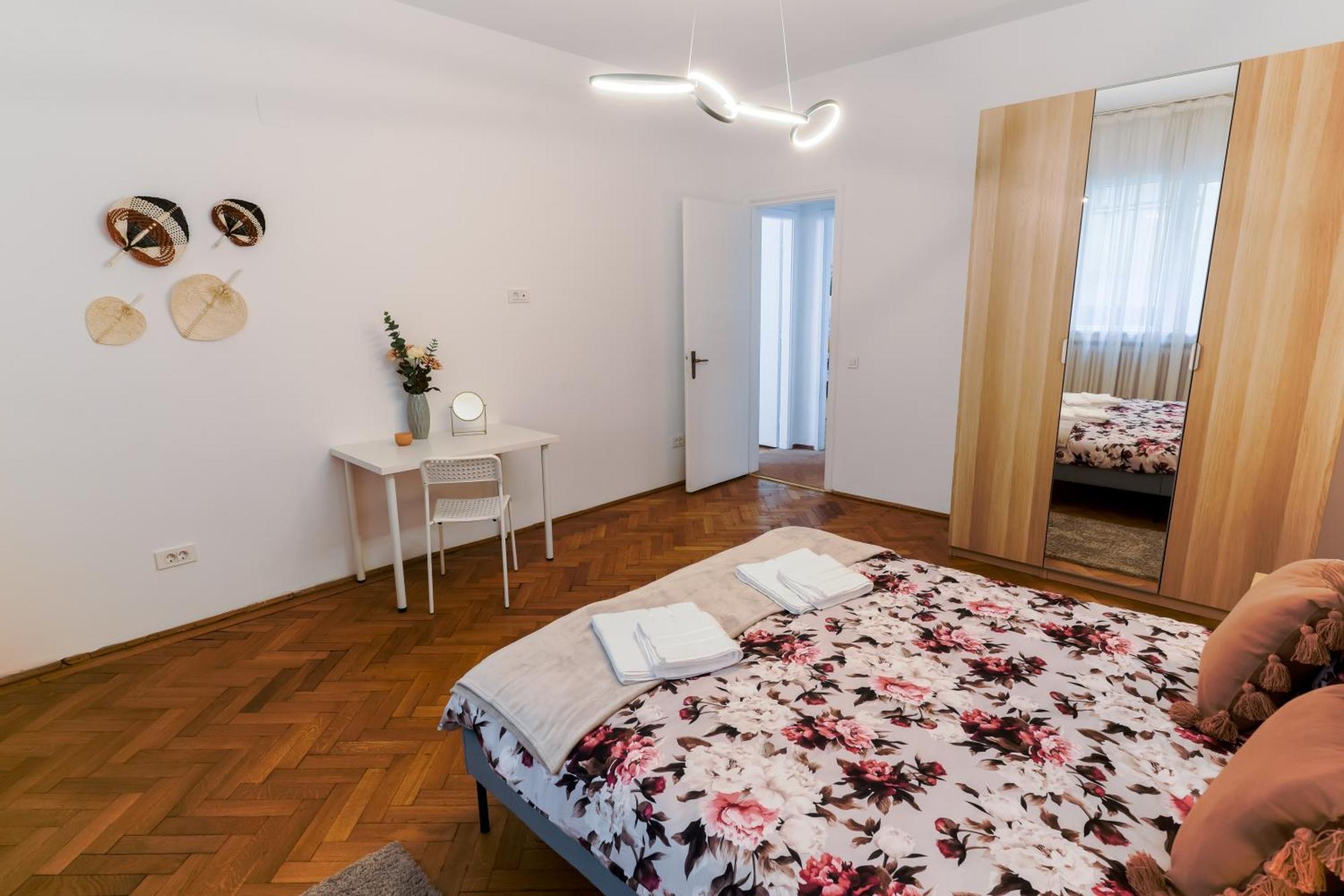 Ultracentral Golden Gatehouse 3 Bdrm 布加勒斯特 外观 照片