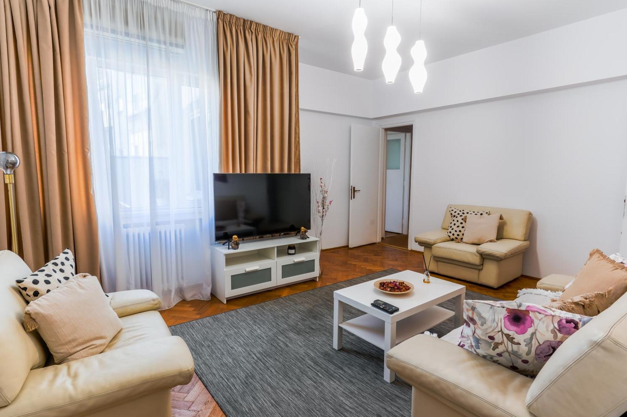 Ultracentral Golden Gatehouse 3 Bdrm 布加勒斯特 外观 照片